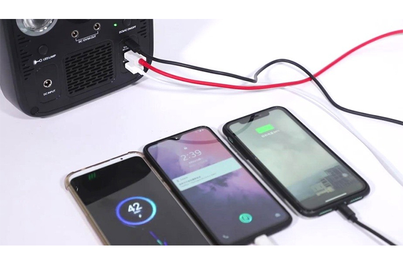 1000W venkovní solární generátor pro mobilní nabíjení